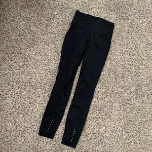 Lululemon high-waisted running leggings #activewear